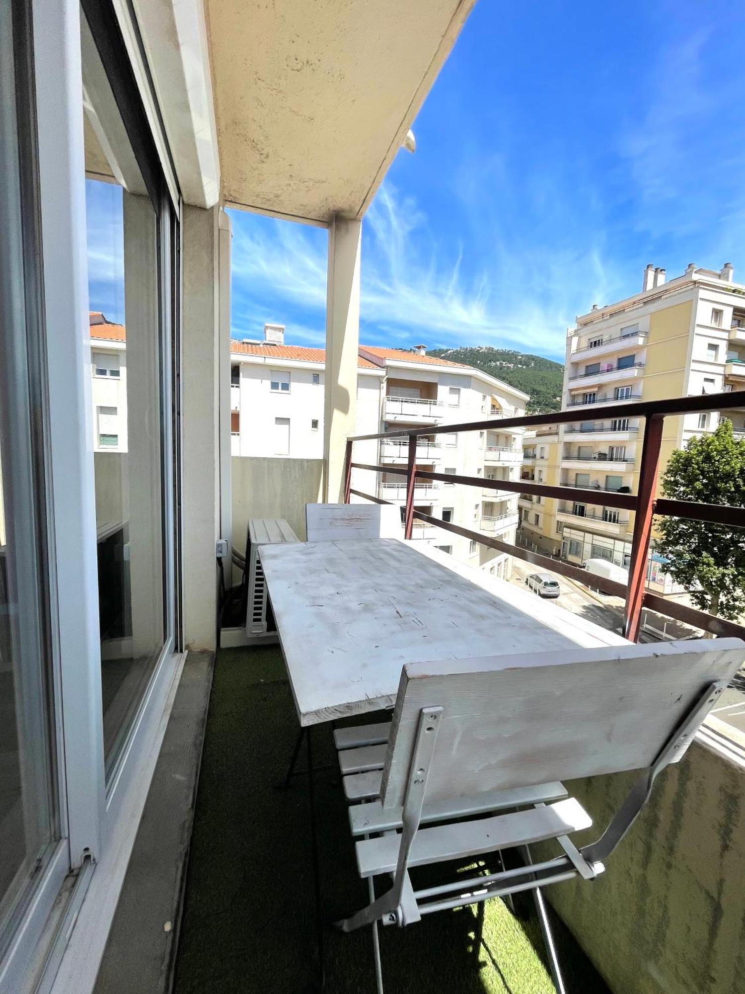 Apartment Le Terra-cota 3 Ch Privees 10' Gare-port Et Plage, Wfi, Cosy Toulon